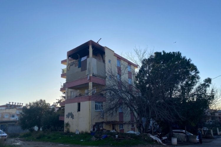 Antalya'da soba kovası balkonu yaktı
