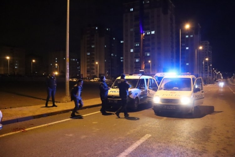 T&uuml;fekle vurdu, olayı ihbar ettikten sonra teslim oldu