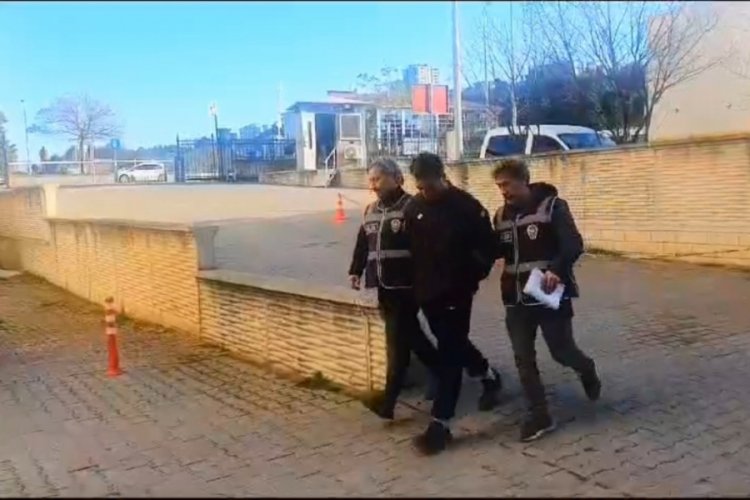 ATM'den para &ccedil;eken 5 kişiyi yardım etme bahanesiyle dolandırdı