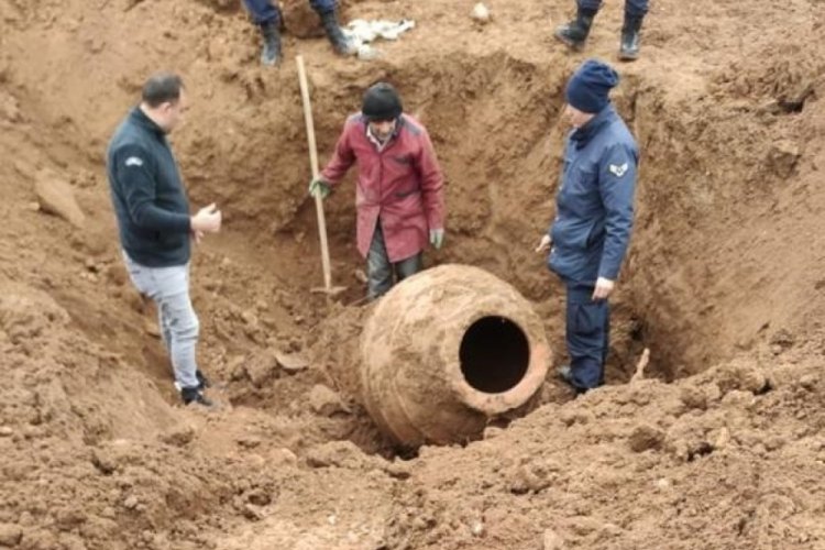 &Ccedil;orum'da tarihi olduğu d&uuml;ş&uuml;n&uuml;len k&uuml;p bulundu!