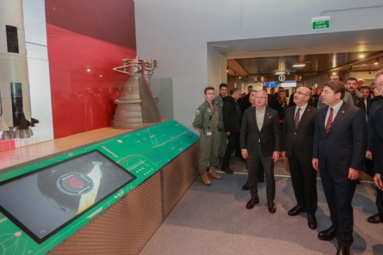 Adalet Bakanı Tun&ccedil;, Alper Gezeravcı'nın uzay yolculuğunu Bursa'da takip etti
