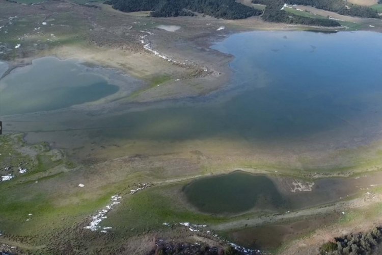 &Ccedil;anakkale'de Uzunhızırlı G&ouml;leti su tuttu, g&ouml;&ccedil;men kuşlar geri geldi