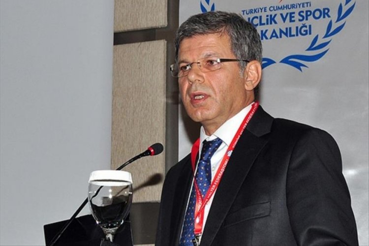 B&uuml;y&uuml;k&ccedil;ekmece Belediye Başkan Yardımcısı Hasan Akkuş, yaşlı bir kadının boğazını sıkıp k&uuml;fretti