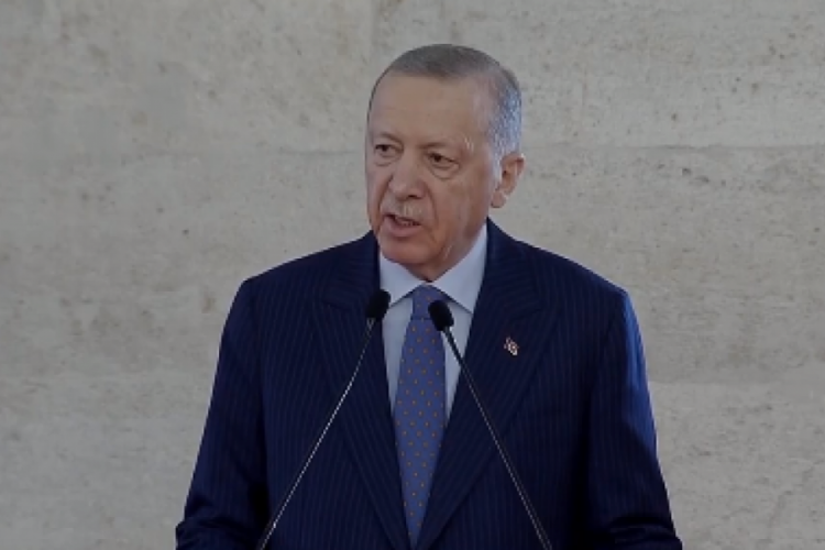 Cumhurbaşkanı Erdoğan: Zulme uğrayan t&uuml;m kardeşlerimize dua ediyoruz