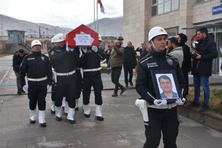 Niğde'de kazada &ouml;len polis memuru i&ccedil;in t&ouml;ren d&uuml;zenlendi