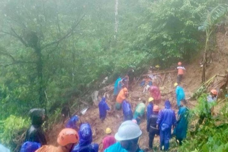 Filipinler'de toprak kayması: En az yedi &ouml;l&uuml;, iki yaralı