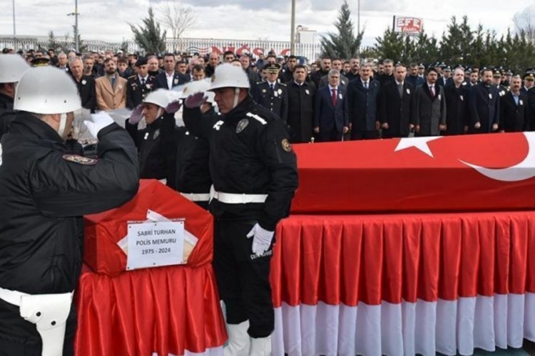 Kazada &ouml;len polis memuru i&ccedil;in t&ouml;ren d&uuml;zenlendi