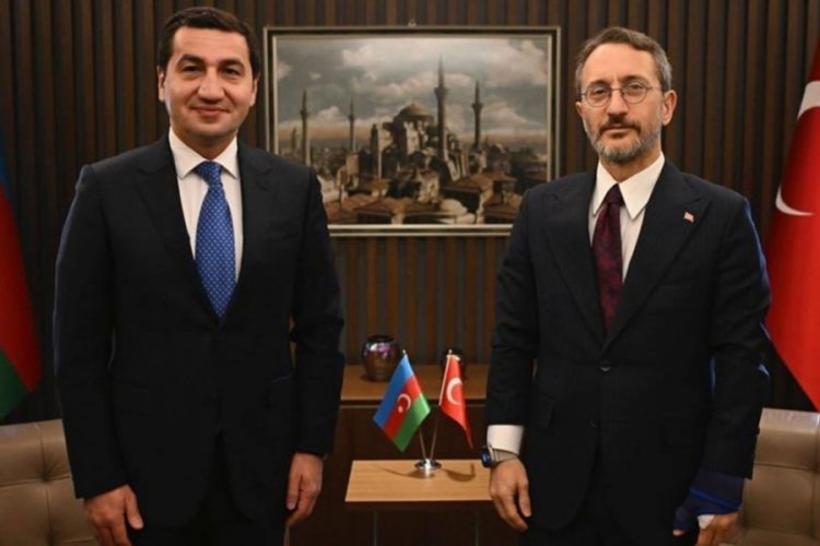 İletişim Başkanı Fahrettin Altun, Azerbaycan Cumhurbaşkanı Yardımcısı Hikmet Hacıyev ile g&ouml;r&uuml;şt&uuml;