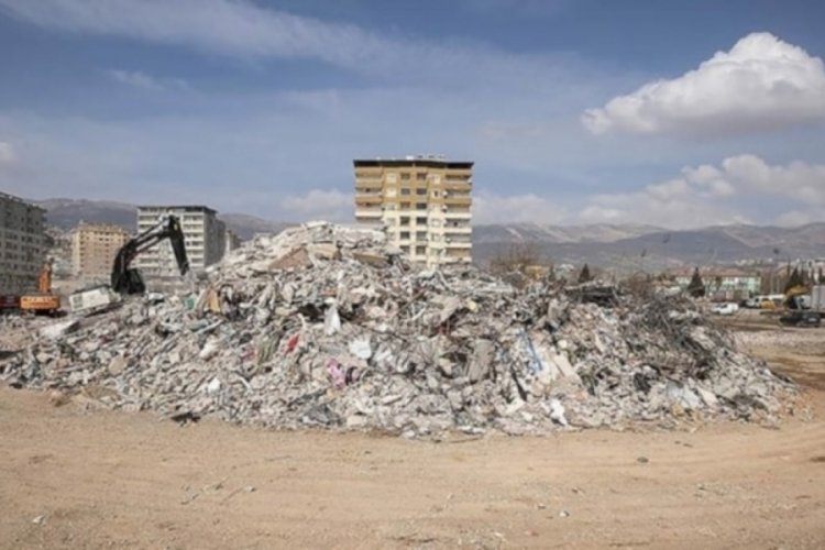 Ebrar Sitesi'nin m&uuml;teahhitinden şoke eden savunma: Ne ile su&ccedil;landığımı anlamadım?