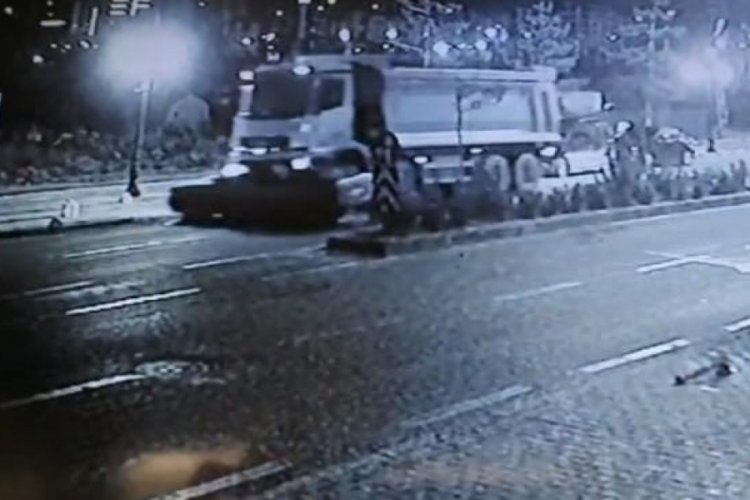 Malatya'da kontrolden &ccedil;ıkan kamyon 8 araca zarar verdi
