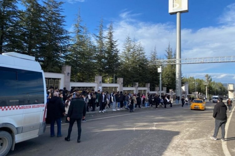 Bilecik'te &ouml;ğrencilerin minib&uuml;s isyanı