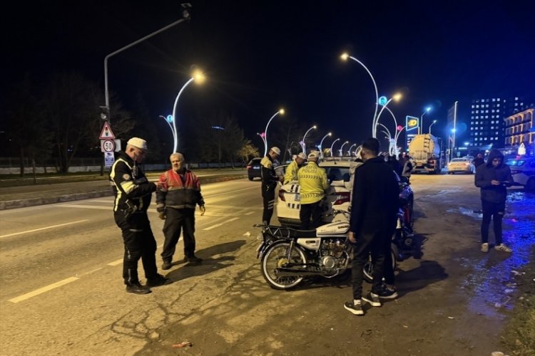 Edirne'de yarış yapan motosiklet s&uuml;r&uuml;c&uuml;lerine 69 bin 460 lira ceza uygulandı