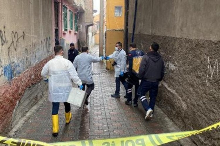 Diyarbakır'da elektrikli ısıtıcı devrilince yangın &ccedil;ıktı: 1 kişi hayatını kaybetti