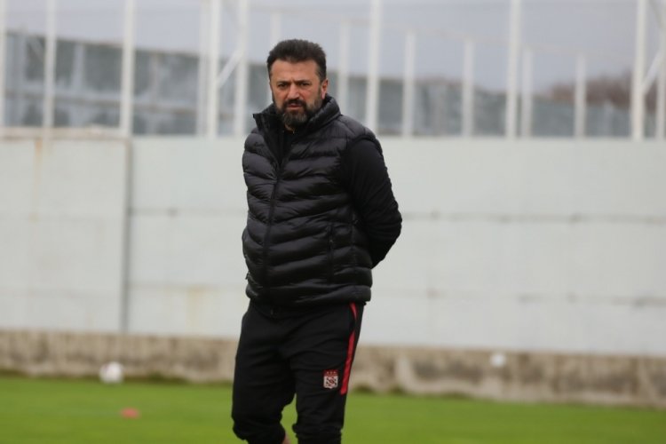 B&uuml;lent Uygun: Transfer konusunda taraftardan sabır bekliyorum
