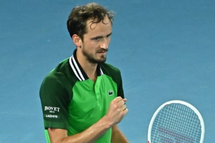 Daniil Medvedev ve Alexander Zverev 4. tura y&uuml;kseldi