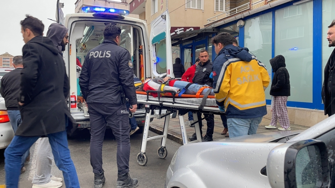 Tekirdağ'da zincir market &ccedil;alışanının &uuml;zerine su kolileri devrildi