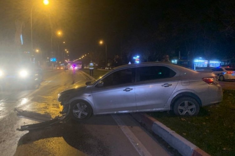 Karaman'da otomobiller &ccedil;arpıştı: Yaralılar var