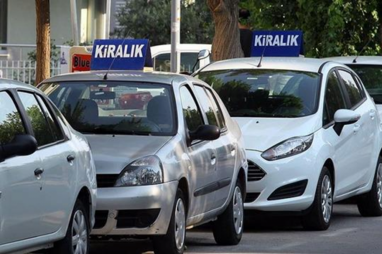 Aracını kiraladı, başına gelmeyen kalmadı!