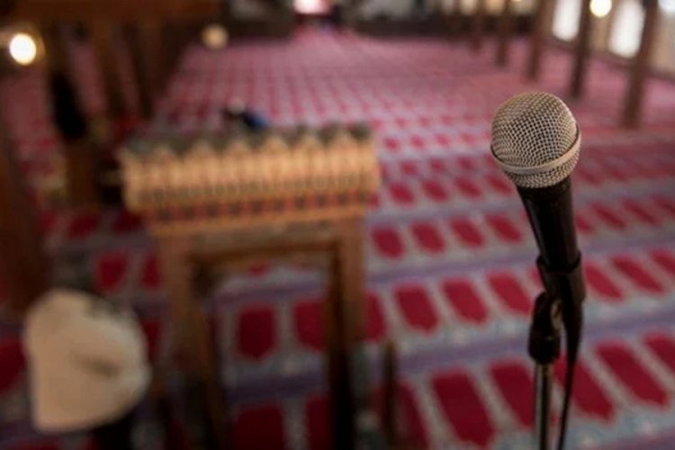 Kaymakamın imamı mikrofonla d&ouml;vd&uuml;ğ&uuml; iddiası... İ&ccedil;işleri Bakanı Yerlikaya'dan a&ccedil;ıklama geldi