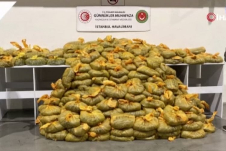 İstanbul Havalimanı'nda 586 kilogram uyuşturucu ele ge&ccedil;irildi