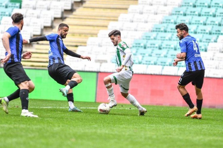 Bursa derbisinde kazanan Karacabey Belediyespor