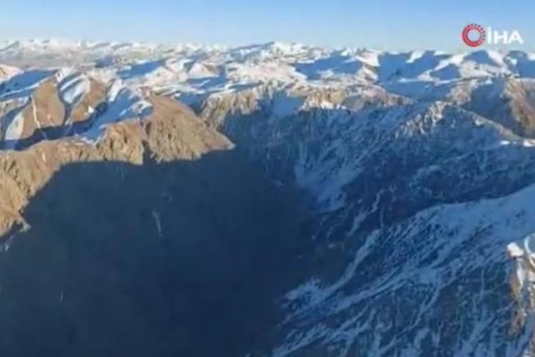 Afganistan'da d&uuml;şen u&ccedil;aktaki 4 kişi kurtarıldı! Hasta taşıdığı &ouml;ğrenildi