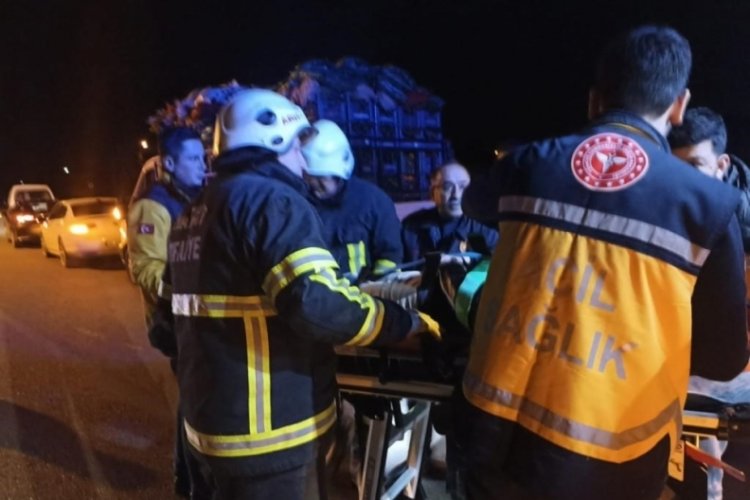 Hatay'da kontrolden &ccedil;ıkan ara&ccedil; yol kenarındaki bah&ccedil;eye u&ccedil;tu