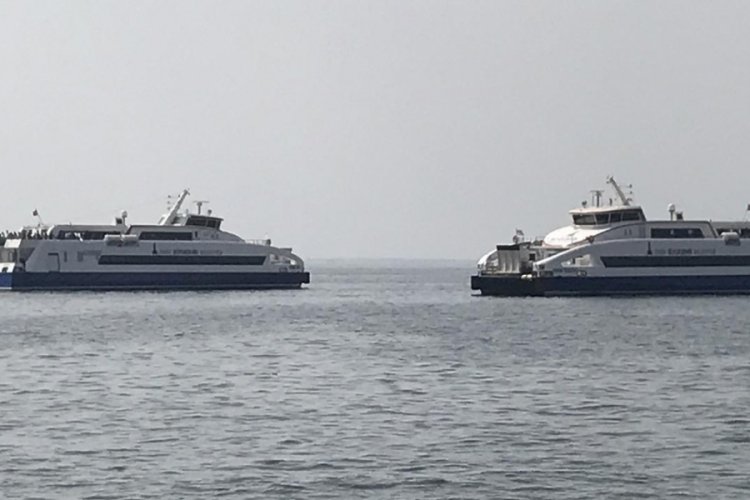 İzmir'de vapur seferleri yeniden başladı
