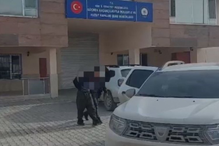 Van'da g&ouml;&ccedil;men ka&ccedil;ak&ccedil;ılığı yapan 4 kişi tutukladı