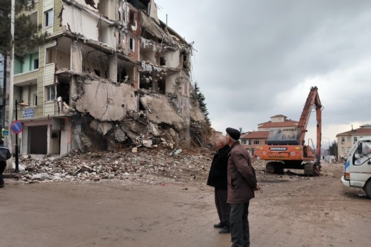 Malatya'da ağır hasarlı binaların yıkımında sona yaklaşıldı