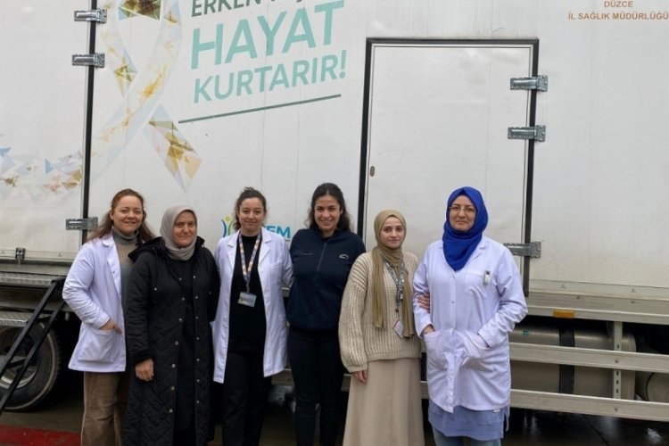 D&uuml;zce'de &ccedil;alışan kadınlara &ouml;nce eğitim sonra tarama yapıldı