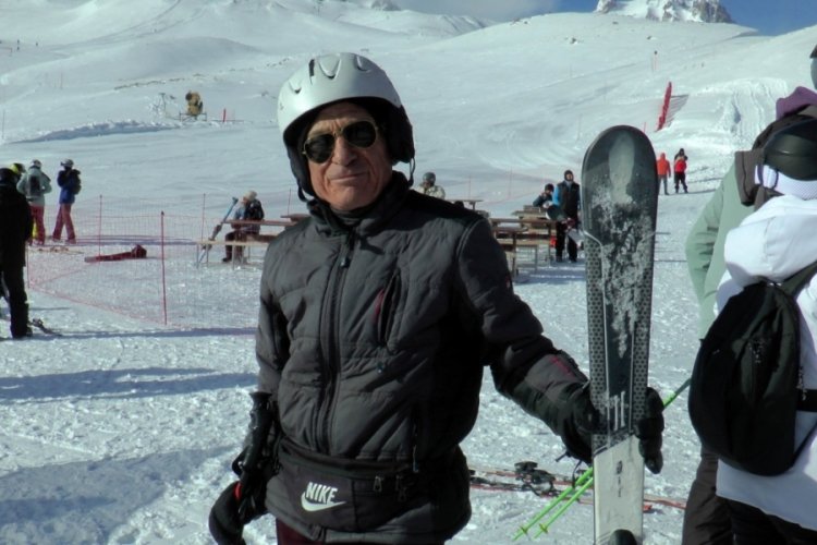 Erciyes'te 70 yıldır bitmeyen kayak sevdası