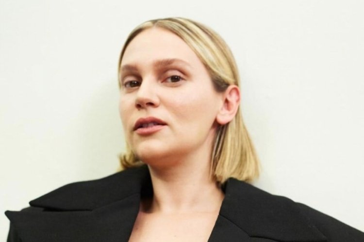 Oyuncu Farah Zeynep Abdullah, takip&ccedil;ilerinin regl sorusuna cevap verdi