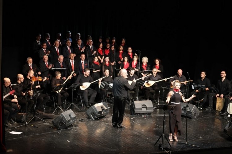 Bursa'da THM Korosu'ndan m&uuml;zik ziyafeti
