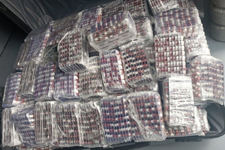 Uşak'ta 32 bin adet sentetik ecza ele ge&ccedil;irildi