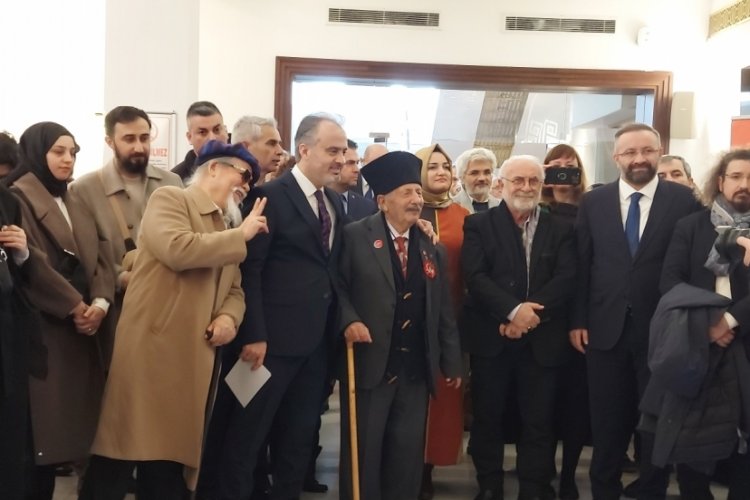 Bursa'da İkinci Zaman Sergisi sanatseverle buluştu