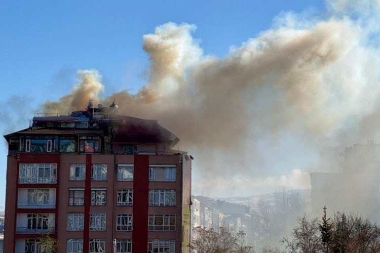 Ankara'da &ccedil;atı yangını