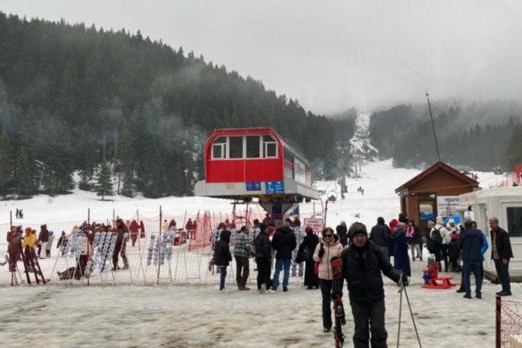 &Ccedil;ankırı'daki Yıldıztepe Kayak Merkezi'nde tatil yoğunluğu başladı