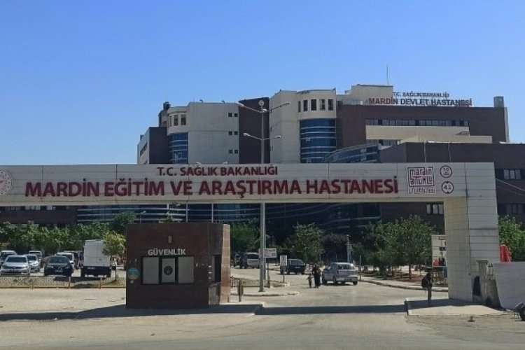 Mardin'de 7. kattan d&uuml;şen &ccedil;ocuk hayatını kaybetti