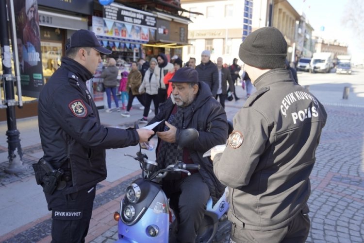Edirne'de Sara&ccedil;lar Caddesi'nde trafik denetimi yapıldı