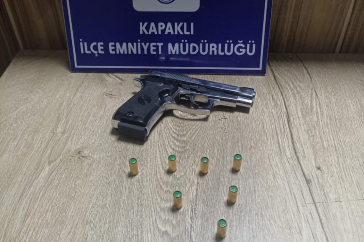 Tekirdağ'da 17 yaşındaki &ccedil;ocuğun &uuml;st&uuml;nde silah ele ge&ccedil;irildi
