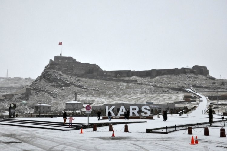 Kars'ta 11 k&ouml;y yolu ulaşıma a&ccedil;ıldı