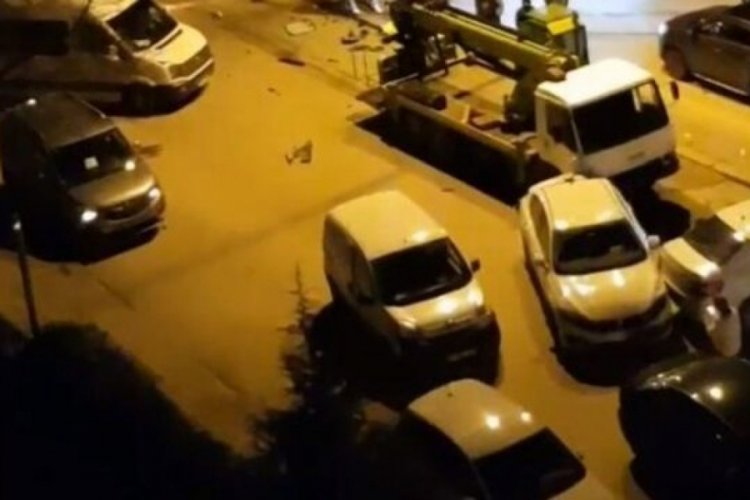 Ankara'da freni patlayan kamyonet, 10 araca &ccedil;arparak durabildi