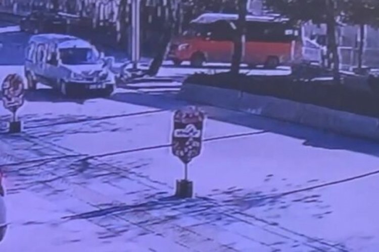 Ankara'da k&uuml;&ccedil;&uuml;k &ccedil;ocuğa araba &ccedil;arptı!