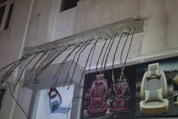 İstanbul Ataşehir'de binanın balkonu &ccedil;&ouml;kt&uuml;