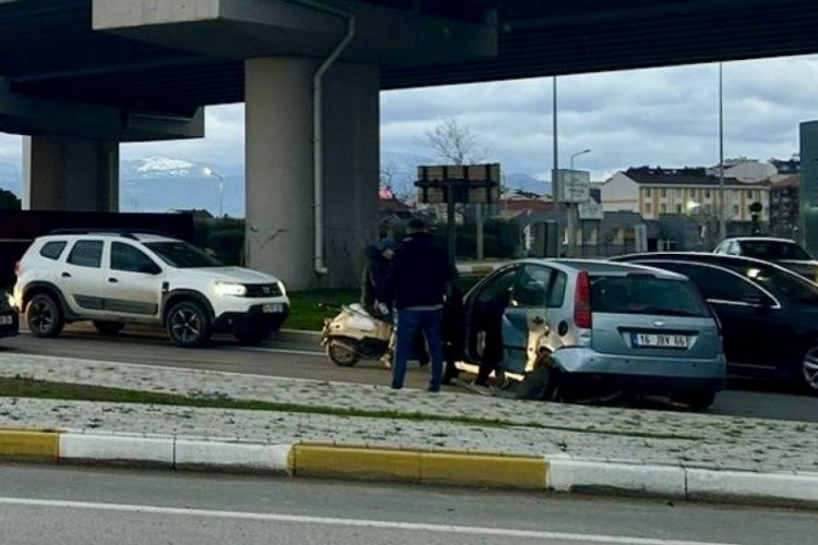 Bandırma - Bursa yolunda trafik kazası! 2 yaralı