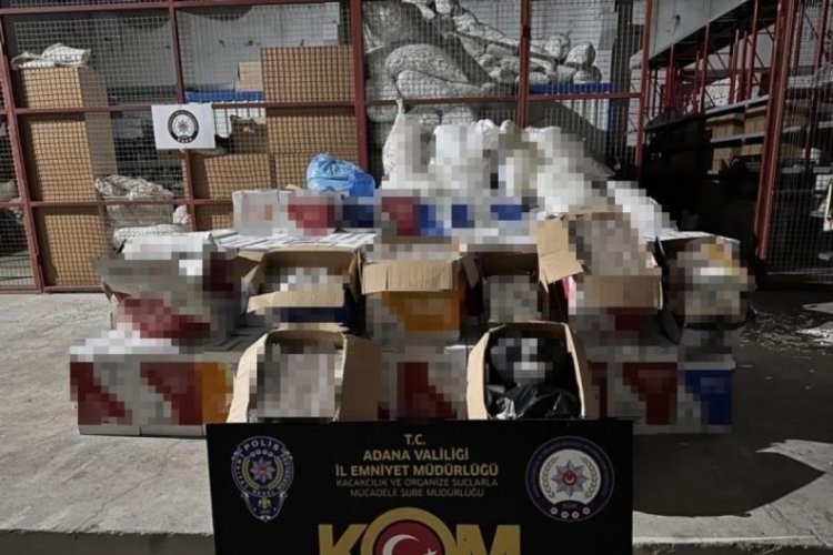 Adana'da g&uuml;mr&uuml;k ka&ccedil;ağı makaron ele ge&ccedil;irildi