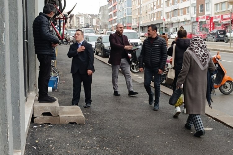 Down sendromlu M&uuml;cahit, Emek mahalle muhtarlığına aday