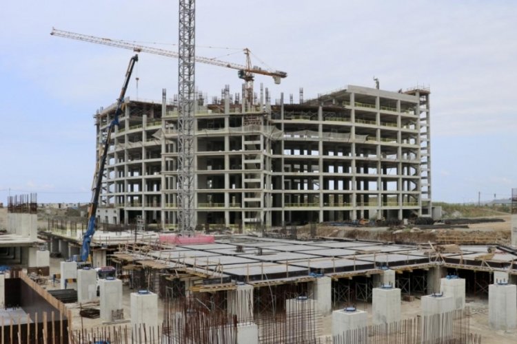Trabzon Şehir Hastanesi inşaatı y&uuml;kseliyor