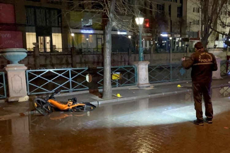 Eskişehir'de sokak ortasındaki cinayetin g&ouml;r&uuml;nt&uuml;leri ortaya &ccedil;ıktı